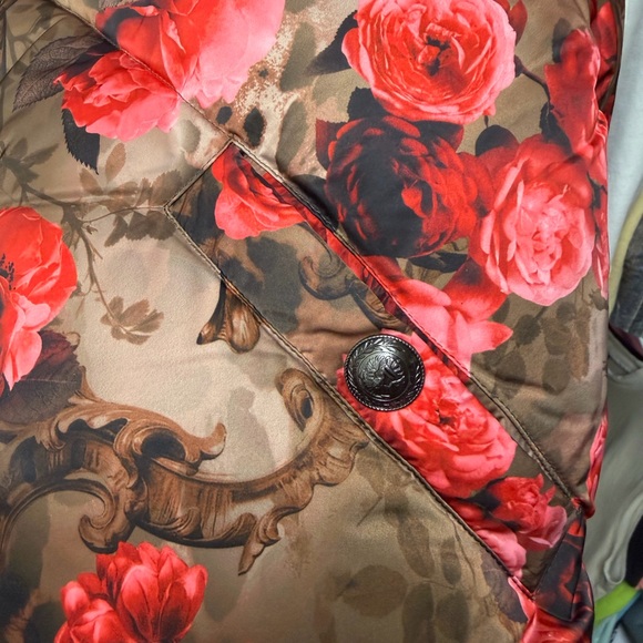 L'AGENCE Jessi cropped floral puffer jacket - Picture 7 of 10